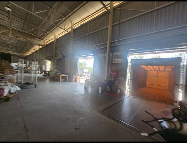 7,235M² WAREHOUSE TO LET IN LONGMEADOW